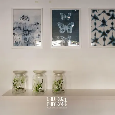 Checkincheckout - City Center 1 *